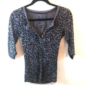 ✨️5 for $25✨️ Grey Leopard Print 3/4 Sleeve Shirt